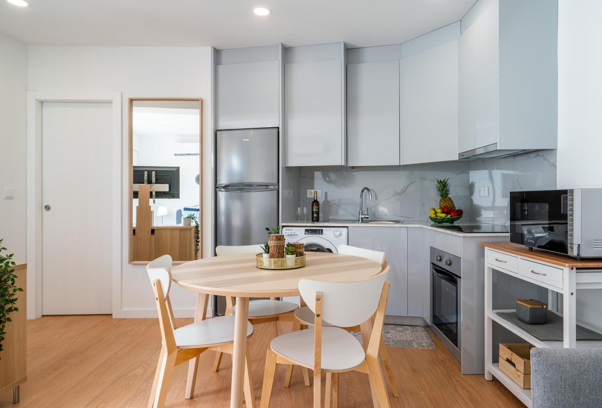 Host Wise - Comfy Sunny Flat - Prime Location Leilighet Porto Rom bilde